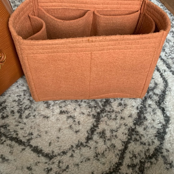 Louis Vuitton Petite Noe - Picture 10 of 16